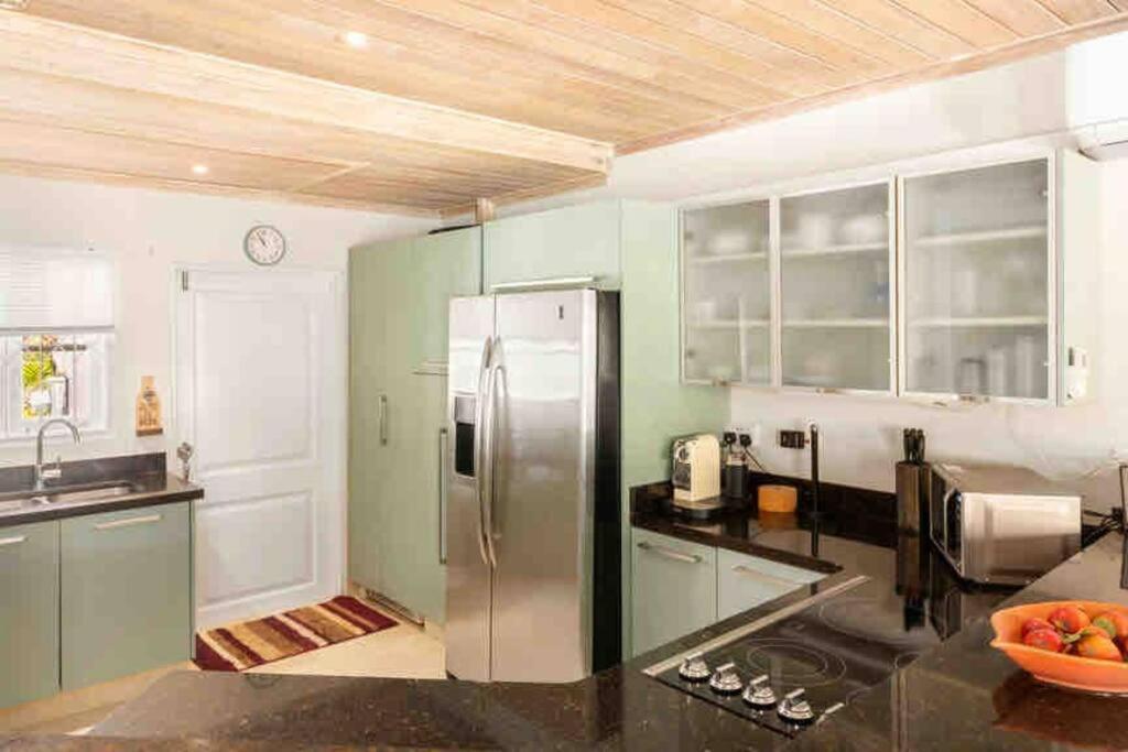 Nanpa, Luxury Family Three Bed Villa, St James West Coast, Private Pool 圣詹姆斯 外观 照片